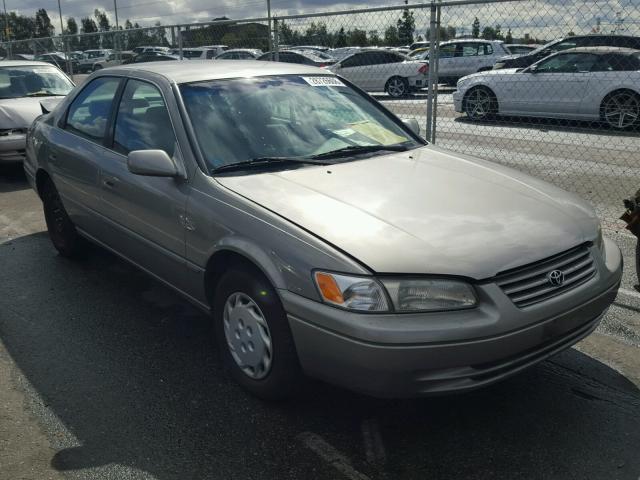 JT2BG22K6W0260533 - 1998 TOYOTA CAMRY CE TAN photo 1