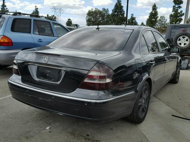 WDBUF70J35A611559 - 2005 MERCEDES-BENZ E 500 BLACK photo 4