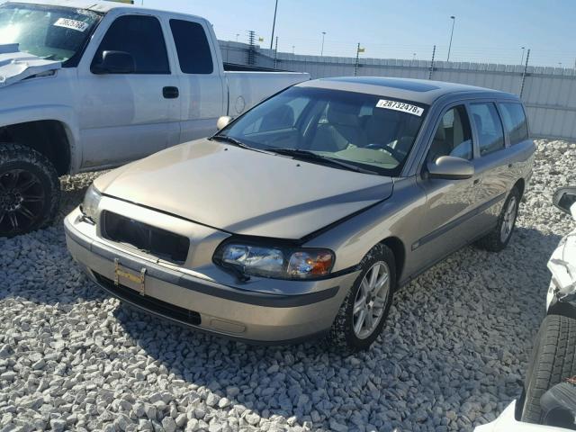 YV1SW58D521199629 - 2002 VOLVO V70 2.4T TAN photo 2