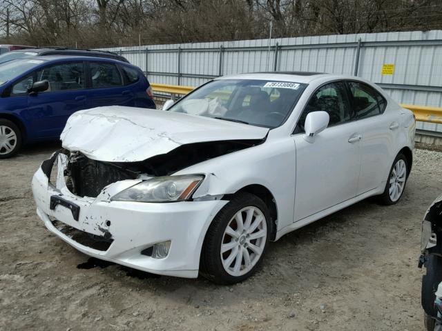 JTHCK262572009673 - 2007 LEXUS IS 250 WHITE photo 2