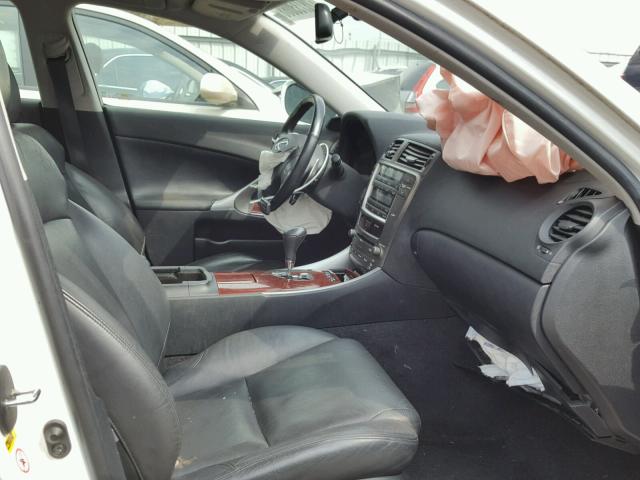 JTHCK262572009673 - 2007 LEXUS IS 250 WHITE photo 5