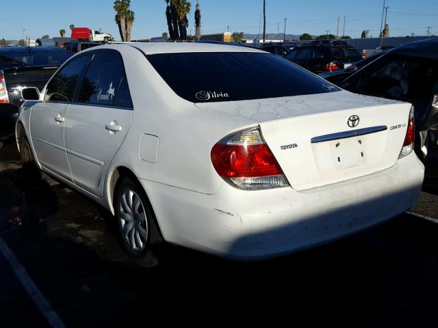 4T1BE32K05U416989 - 2005 TOYOTA CAMRY LE WHITE photo 3