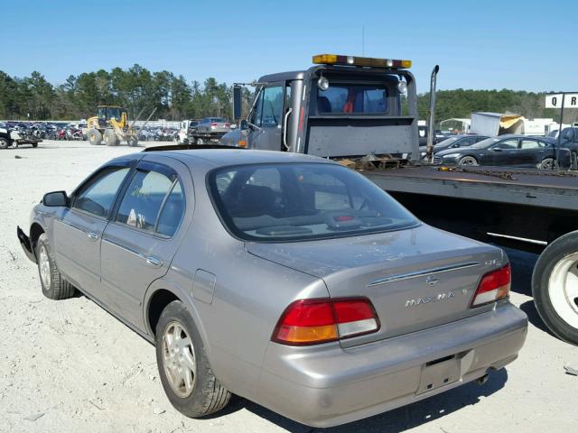 JN1CA21D6WT528868 - 1998 NISSAN MAXIMA GLE GOLD photo 3