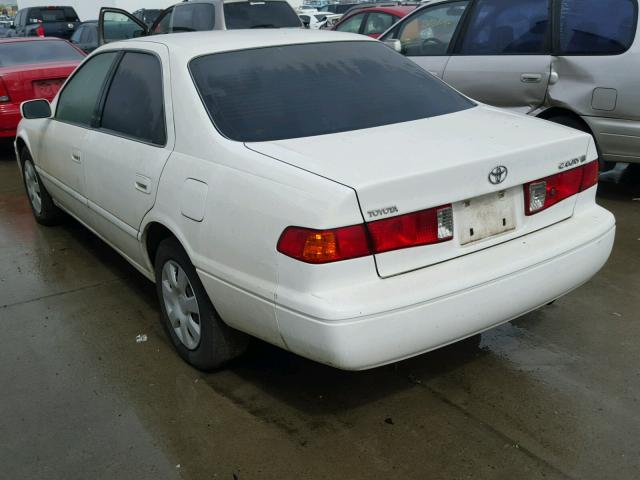 JT2BG22K1Y0496039 - 2000 TOYOTA CAMRY CE WHITE photo 3