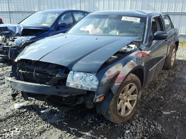 2C3KA53GX7H637452 - 2007 CHRYSLER 300 TOURIN GRAY photo 2