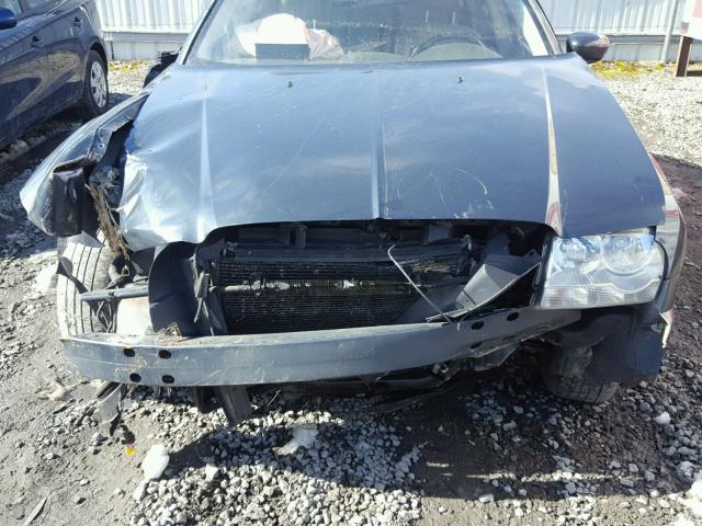 2C3KA53GX7H637452 - 2007 CHRYSLER 300 TOURIN GRAY photo 7