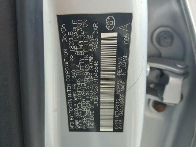 JTDBT923171046646 - 2007 TOYOTA YARIS SILVER photo 10