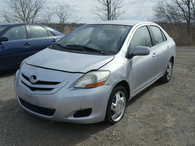 JTDBT923171046646 - 2007 TOYOTA YARIS SILVER photo 2