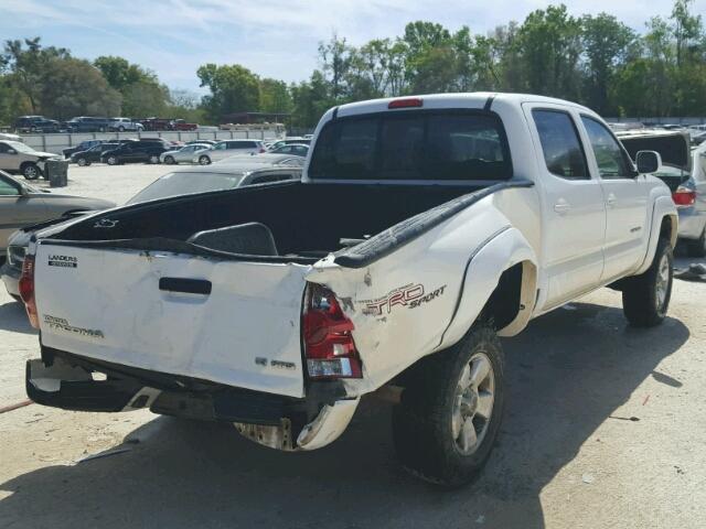 5TEMU52N87Z378881 - 2007 TOYOTA TACOMA DOU WHITE photo 4