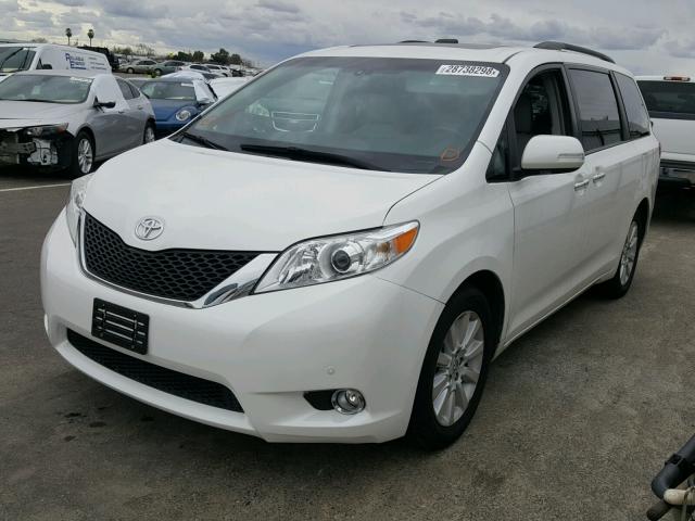 5TDDK3DCXDS053180 - 2013 TOYOTA SIENNA XLE WHITE photo 2