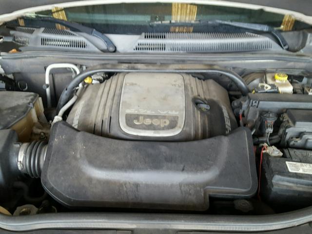 1J8HH58296C226682 - 2006 JEEP COMMANDER WHITE photo 7