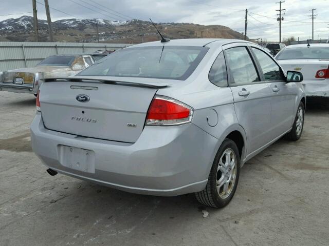 1FAHP36N19W260328 - 2009 FORD FOCUS SES WHITE photo 4