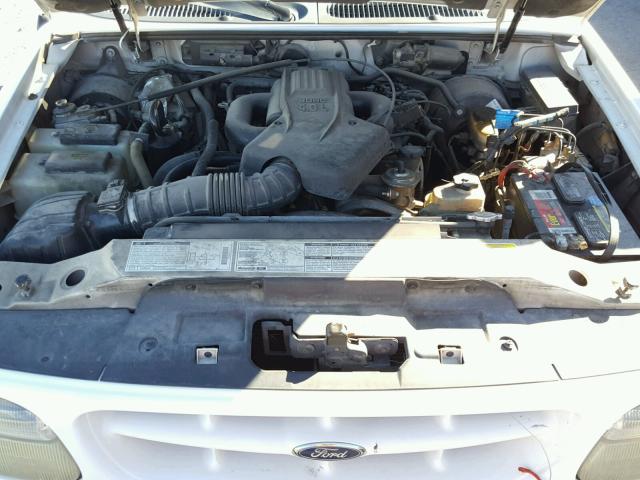 1FMYU60E8YUA58265 - 2000 FORD EXPLORER S WHITE photo 7