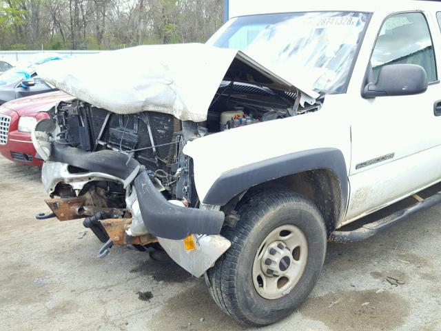 1GTHC29U31E340257 - 2001 GMC SIERRA C25 WHITE photo 9