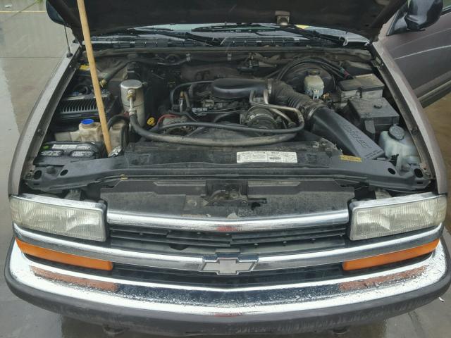 1GNDT13W1W2298514 - 1998 CHEVROLET BLAZER BROWN photo 7