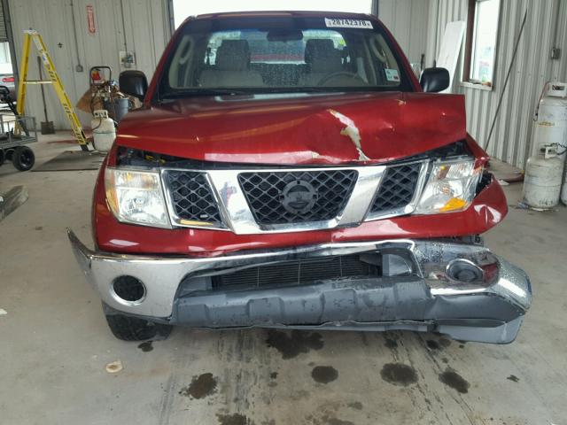 1N6AD07U96C439879 - 2006 NISSAN FRONTIER C RED photo 9