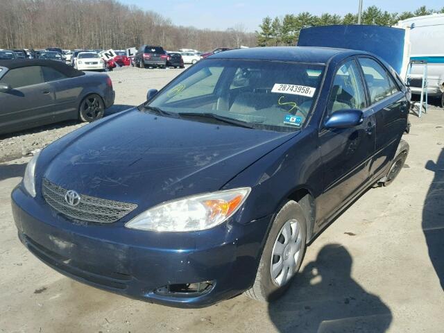 JTDBE32K330239931 - 2003 TOYOTA CAMRY LE BLUE photo 2