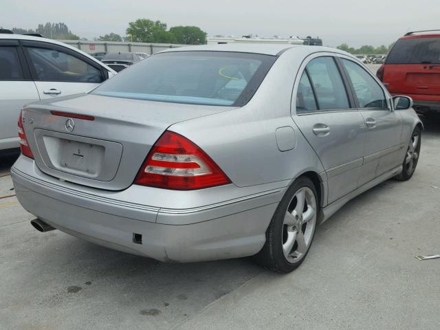 WDBRF64J05F679959 - 2005 MERCEDES-BENZ C 320 SILVER photo 4