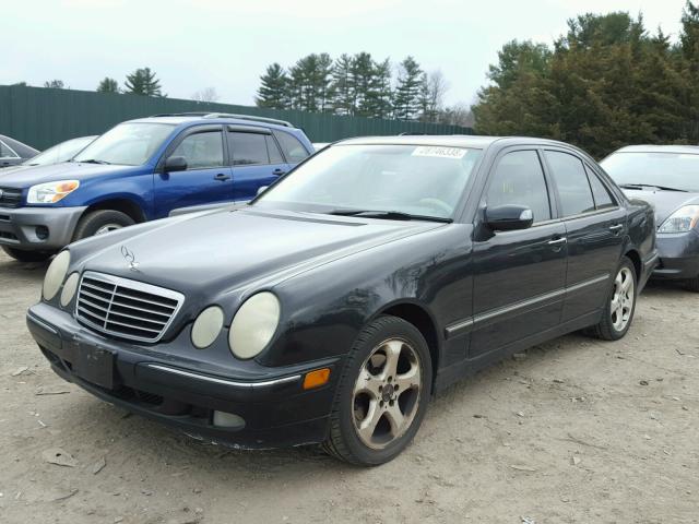 WDBJF65J12B498139 - 2002 MERCEDES-BENZ E 320 BLACK photo 2