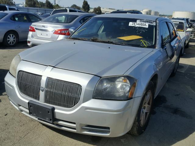 2D4FV47T66H122470 - 2006 DODGE MAGNUM SE SILVER photo 2