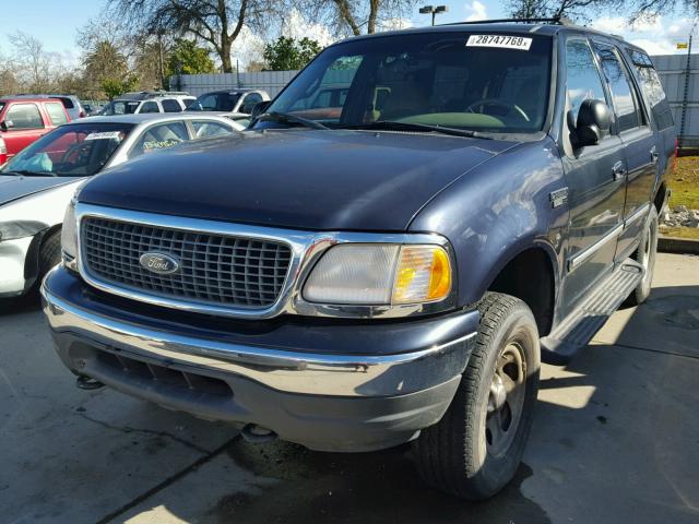 1FMRU1660YLB37295 - 2000 FORD EXPEDITION BLUE photo 2