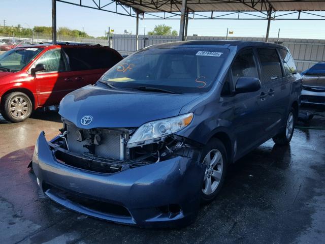 5TDZK3DC4FS612490 - 2015 TOYOTA SIENNA BAS BLUE photo 2