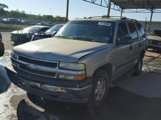 1GNEC13Z82R295593 - 2002 CHEVROLET TAHOE C150 GOLD photo 2