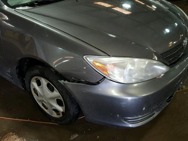 4T1BE32K14U888259 - 2004 TOYOTA CAMRY LE CHARCOAL photo 9