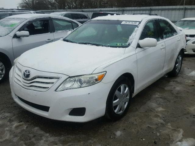 4T1BF3EK7BU773736 - 2011 TOYOTA CAMRY BASE WHITE photo 2