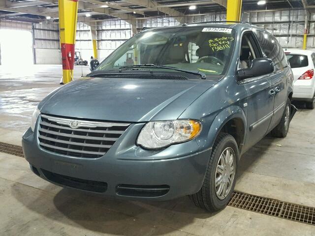 2A4GP54L27R195623 - 2007 CHRYSLER TOWN & COU BLUE photo 2