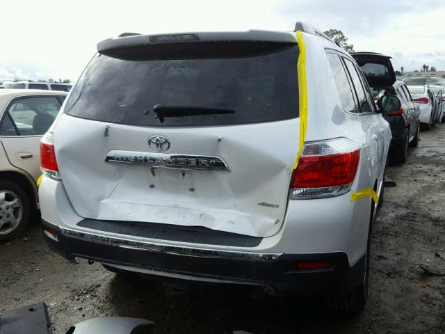 5TDBK3EH8DS247272 - 2013 TOYOTA HIGHLANDER WHITE photo 4