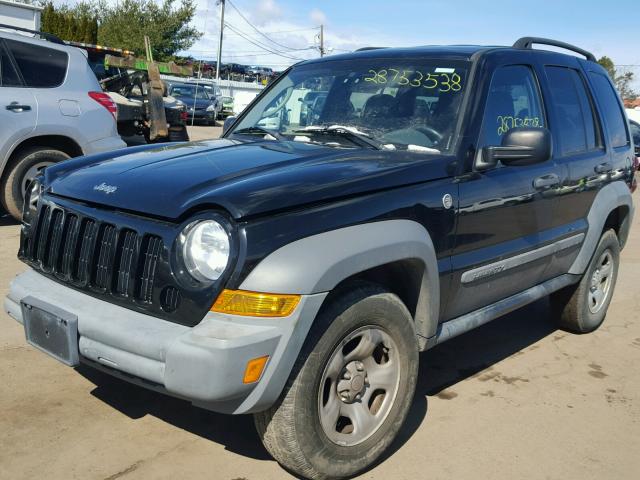 1J4GL48K75W711650 - 2005 JEEP LIBERTY SP BLACK photo 2