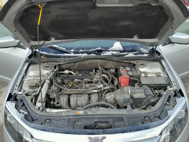 3FAHP0HA6BR260374 - 2011 FORD FUSION SE SILVER photo 7