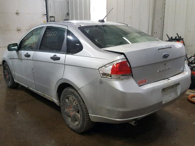 1FAHP34N48W195170 - 2008 FORD FOCUS S/SE SILVER photo 3