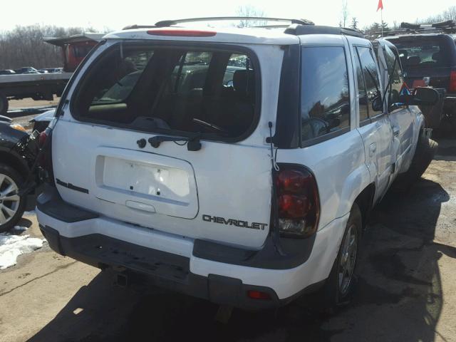 1GNDT13S242415947 - 2004 CHEVROLET TRAILBLAZE WHITE photo 4