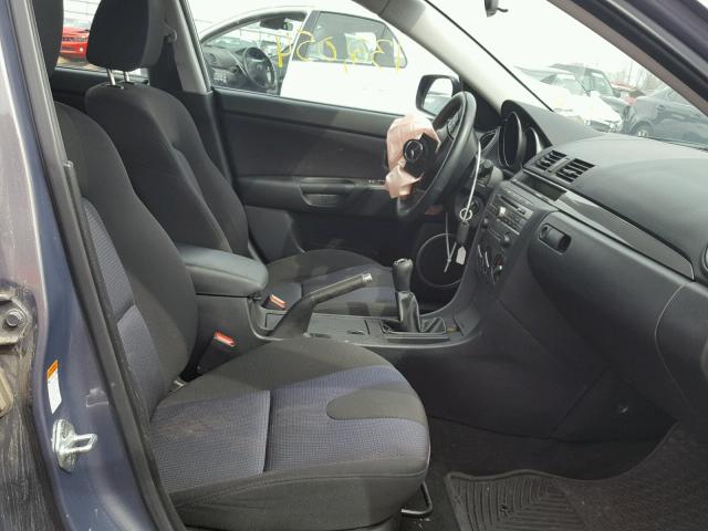 JM1BK343671640999 - 2007 MAZDA 3 HATCHBAC GRAY photo 5