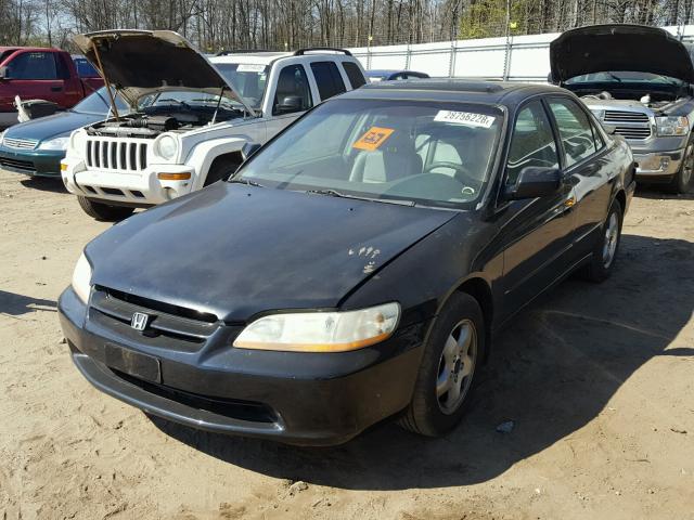 1HGCG1651YA000193 - 2000 HONDA ACCORD EX BLACK photo 2