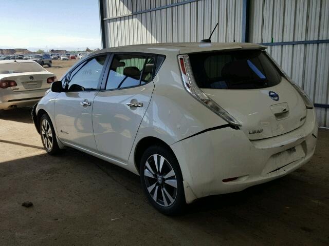 1N4AZ0CP9FC329621 - 2015 NISSAN LEAF S WHITE photo 3