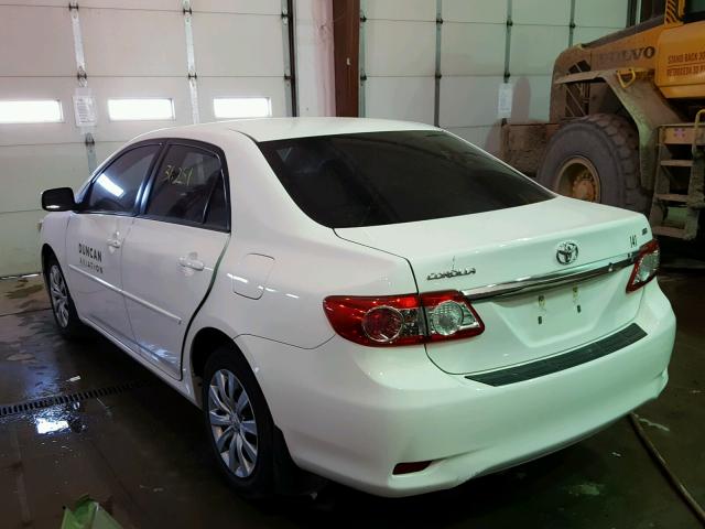 5YFBU4EE8CP023965 - 2012 TOYOTA COROLLA BA WHITE photo 3