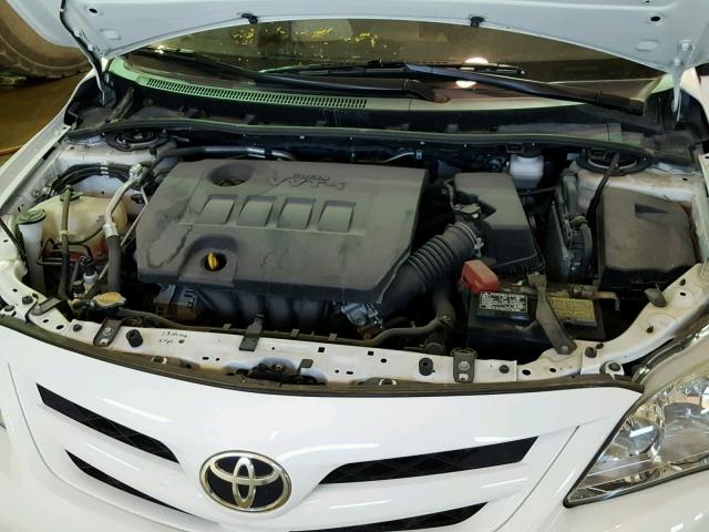 5YFBU4EE8CP023965 - 2012 TOYOTA COROLLA BA WHITE photo 7