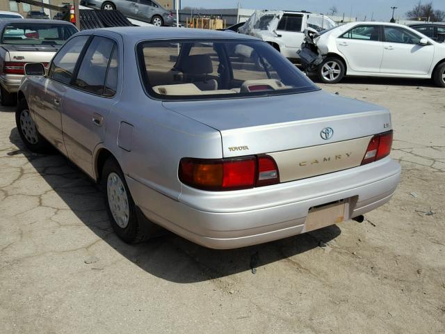 4T1SK12EXSU510509 - 1995 TOYOTA CAMRY LE SILVER photo 3