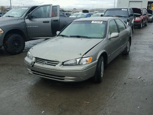 4T1BG22K7XU506129 - 1999 TOYOTA CAMRY CE GRAY photo 2