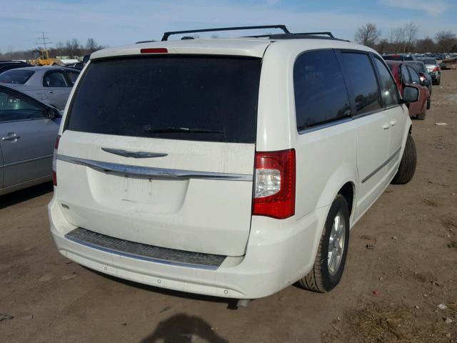 2A4RR5DG6BR735375 - 2011 CHRYSLER TOWN & COU WHITE photo 4