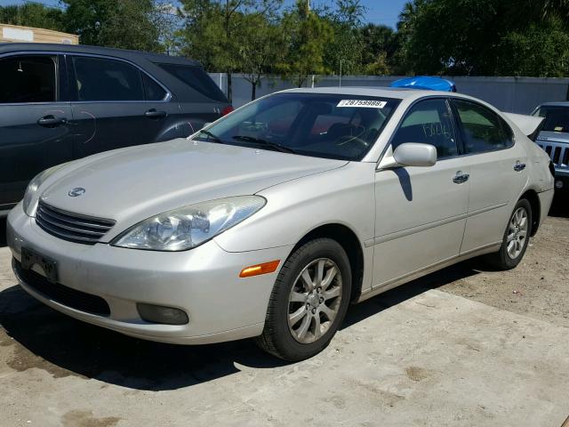 JTHBF30G520018470 - 2002 LEXUS ES 300 GOLD photo 2