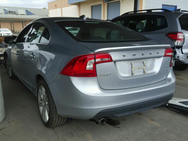 YV1902FH7D2174913 - 2013 VOLVO S60 T6 SILVER photo 3