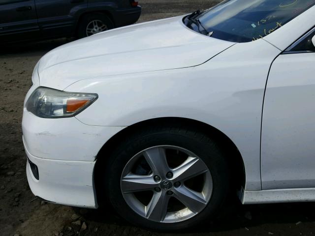 4T1BF3EK0BU755028 - 2011 TOYOTA CAMRY BASE WHITE photo 9