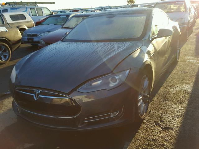 5YJSA1CN6DFP13706 - 2013 TESLA MODEL S Մոխրագույն լուսանկար 2