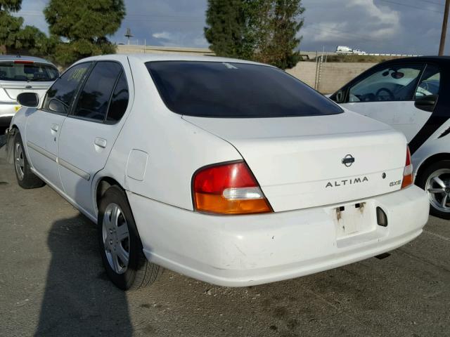 1N4DL01D3WC264921 - 1998 NISSAN ALTIMA XE WHITE photo 3