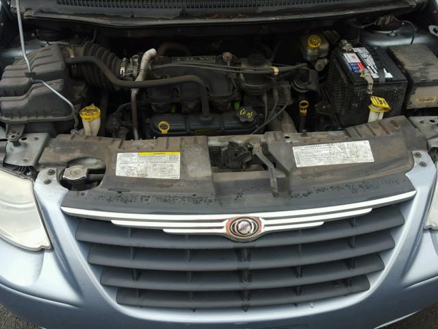 2C4GP44R05R543257 - 2005 CHRYSLER TOWN & COU SILVER photo 7