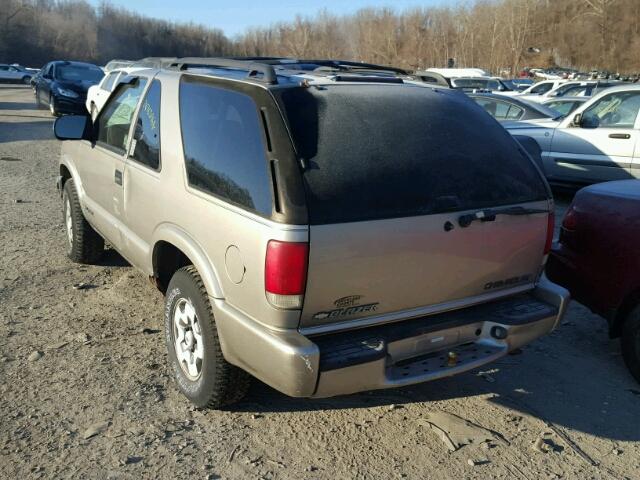 1GNCT18W81K133704 - 2001 CHEVROLET BLAZER TAN photo 3